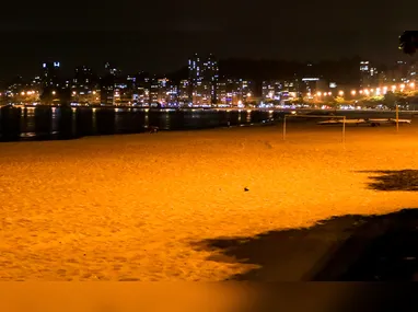 Imagem ilustrativa da imagem Assaltante de moto é contido por pedestres na orla da Zona Sul de Niterói