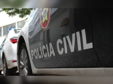 Casal estava no drive-thru de um restaurante