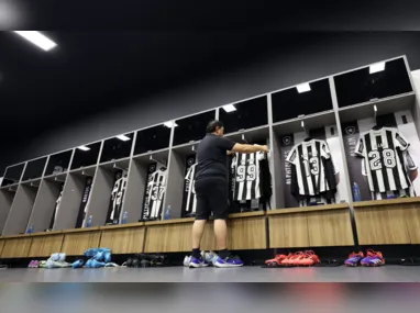 Imagem ilustrativa da imagem Caminhão tombou? Não. Foi roubado com camisas do Botafogo