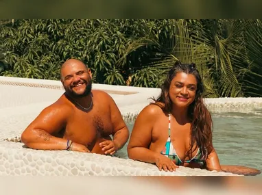 O casal se conheceu quando o jogador ainda jogava pelo Santos