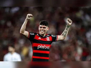 Lateral-esquerdo chegou ao Flamengo na janela de transferências do meio do ano