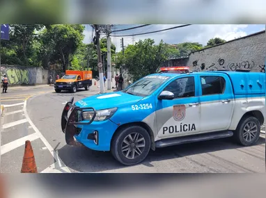 Acidente aconteceu na manhã deste domingo (12) na saída do túnel Charitas - Cafubá