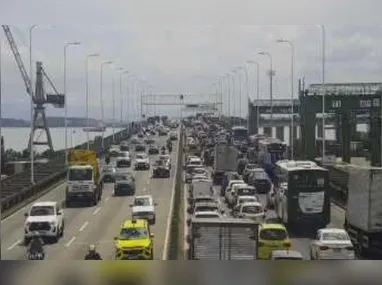 Congestionamento está dificultando o deslocamento dos motoristas