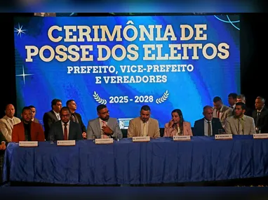 Capitão Nelson discursou após a posse no Teatro Municipal