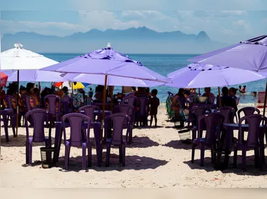 Agente da Prefeitura monitora a praia de Camboinhas e Piratininga com drone