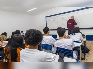 Imagem ilustrativa da imagem Salário dos professores vai aumentar; saiba o valor