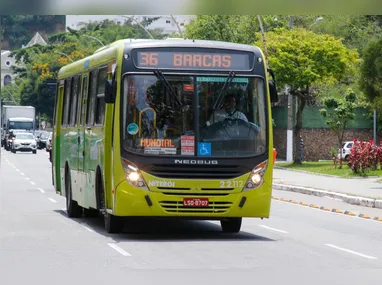 Trabalhadores fazem o que podem para driblar o sol forte