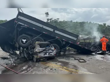 Oito veículos estavam na ponte no momento da queda