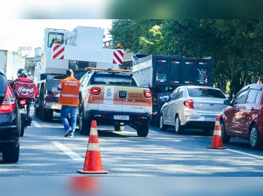 Viaturas e reboques serão usados na operação