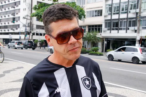 Guarda-vidas Michel Andrade, de 49 anos, saiu de São Paulo para assistir a partida do Rio