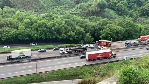 O acidente ocorreu por volta das 8h27, no km 282