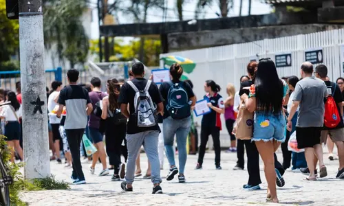 Os portões de acesso aos locais de aplicação serão abertos às 12h e fechados às 13h