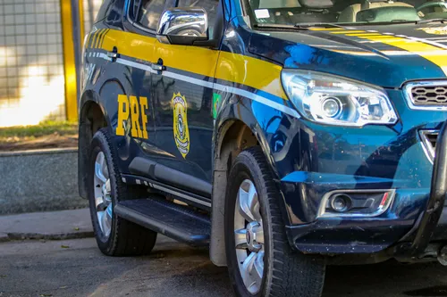 Agentes da Polícia Rodoviária Federal atuaram no local