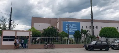 A menina que sobreviveu está internada no Hospital Estadual Roberto Chabo, em Araruama