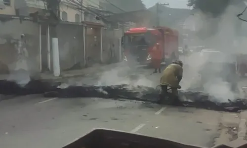 A via permaneceu fechada até a conclusão dos trabalhos do Corpo de Bombeiros