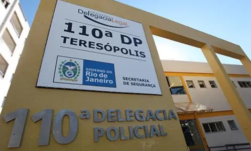 Homem foi levado à 110ª DP (Teresópolis), onde permanece preso