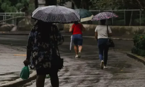 São esperadas pancadas de chuva, céu encoberto com muitas nuvens e trovoadas isoladas