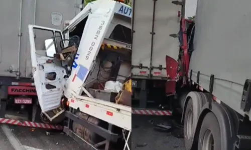 Cinco veículos foram envolvidos no acidente