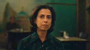 O filme rendeu um Globo de Ouro à atriz Fernanda Torres