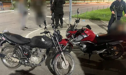 Motos foram apreendidas e condutores autuados
