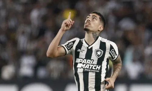 Hugo soma quatro gols e 10 assistências com a camisa do Botafogo