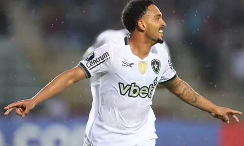 Vitinho marcou o primeiro gol do Botafogo na partida