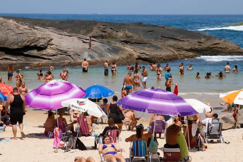 Prainha de Itacoatiara lotou na manhã desta quinta-feira (26)