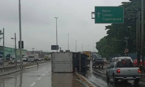 Acidente ocorreu por volta das 10h