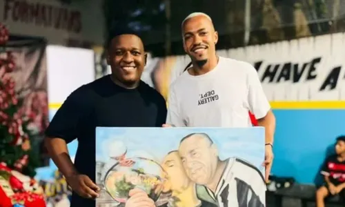 Marlon recebeu uma pintura com imagem do pai