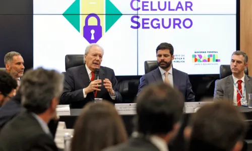 Objetivo da iniciativa é desestimular o comércio ilegal de telefones celulares no país