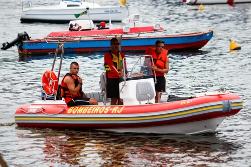 Bombeiros trabalharam mais de 4 horas nas buscas