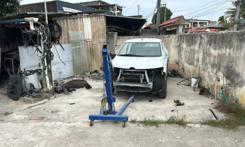 Imagem ilustrativa da imagem Dois homens são presos por desmanche de carro roubado em SG