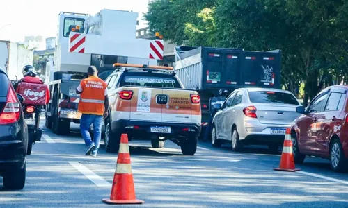 Viaturas e reboques serão usados na operação