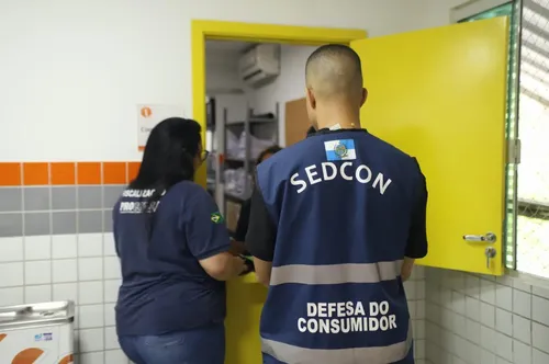 Escolas da Zona Oeste são autuadas por violarem direitos dos consumidores.