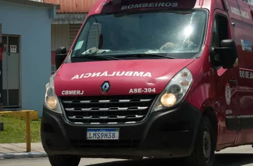 A vítima foi socorrida por uma equipe do Corpo de Bombeiros