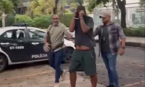 A prisão foi realizada por agentes da Delegacia de Homicídios da Capital (DHC)
