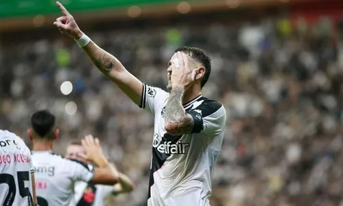 Vegetti tem 77 partidas pelo Vasco e 36 gols marcados