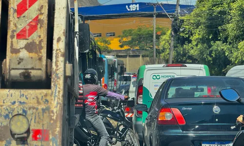 Motoristas enfrentaram transito complicado para acessar Niterói e a Ponte pela BR-101