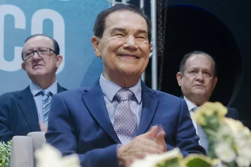 Divaldo também atuou como professor, escritor e orador