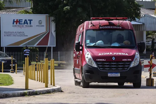 Ambos os feridos estão internados no Hospital Estadual Alberto Torres