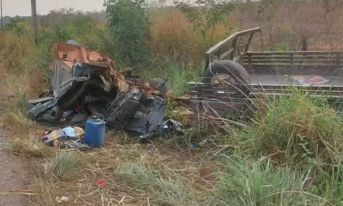 Segundo a polícia, o carro que transportava o irmão do suspeito invadiu a contramão e colidiu com a caminhonete