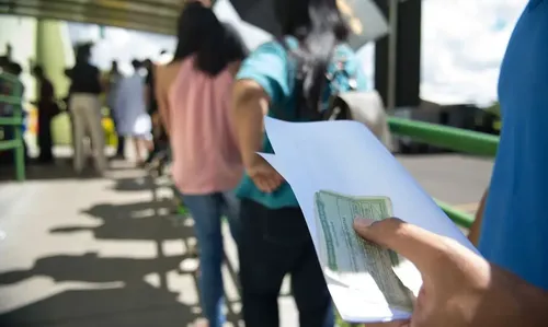 A Justiça Eleitoral estabelece regras claras sobre os documentos e itens necessários