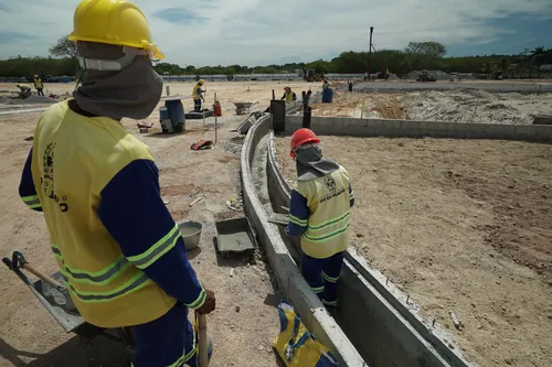 Trabalhos estão concentrados na construção das vigas da pista de skate