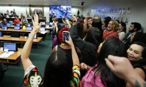 Manifestantes ocuparam o plenário da CCJ e interromperam o andamento da discussão