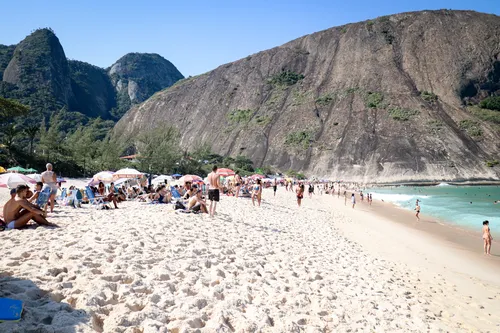 Suspeitos foram encontrados na areia da Praia de Itacoatiara