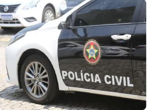 Mulher ocultou provas e criou falsas acusações, segundo a polícia