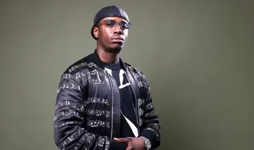 O rapper francês Werenoi, nome artístico de Jérémy Bana Owona