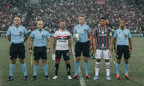 São Paulo alegou que o árbitro errou ao dar vantagem em um lance de falta no primeiro gol do Fluminense