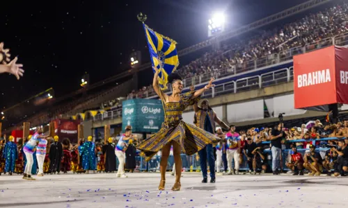 Público vibrou com as apresentações do Paraíso do Tuiuti, da Beija-Flor e Mangueira