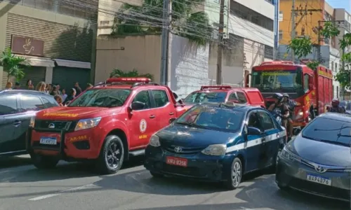 Bombeiros foram acionados para a ocorrência no Centro